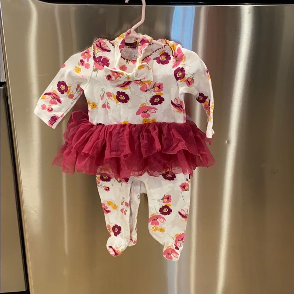 One piece tutu outfit with matching headband!